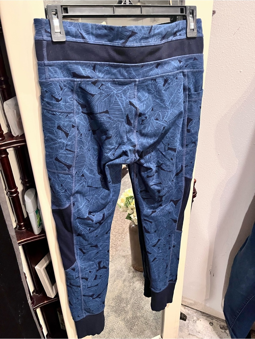 Athleta Tropical Excursion Leggings - Picture 3 of 5
